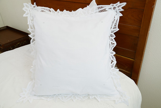 Lace best sale pillow shams